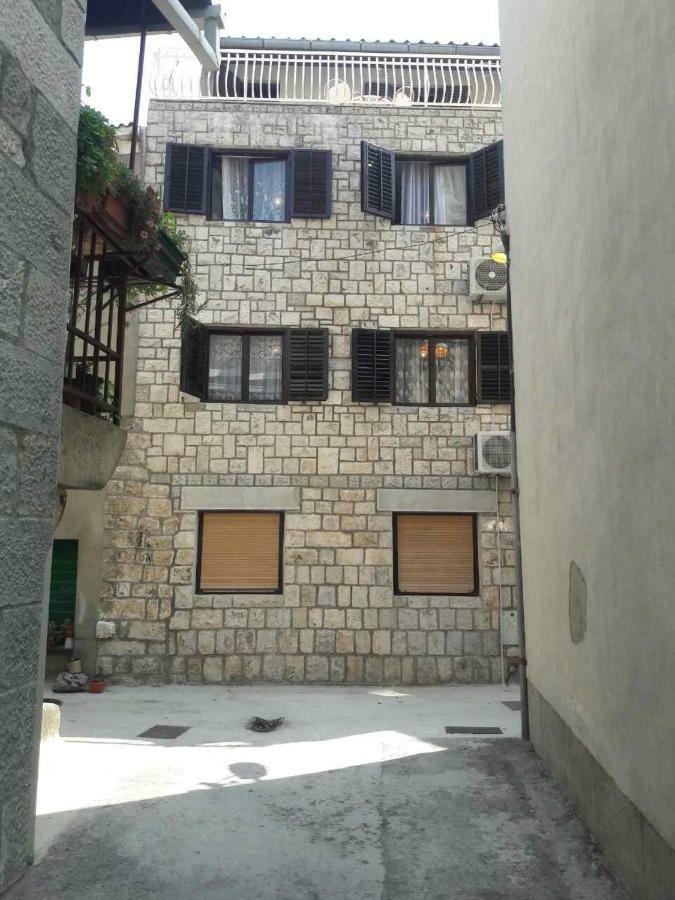 Suncica Apartments Kaštela Esterno foto